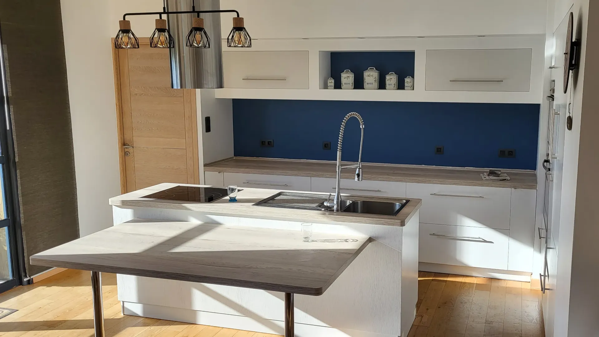 Relooking cuisine moderne avant après à la Mothe-Achard.