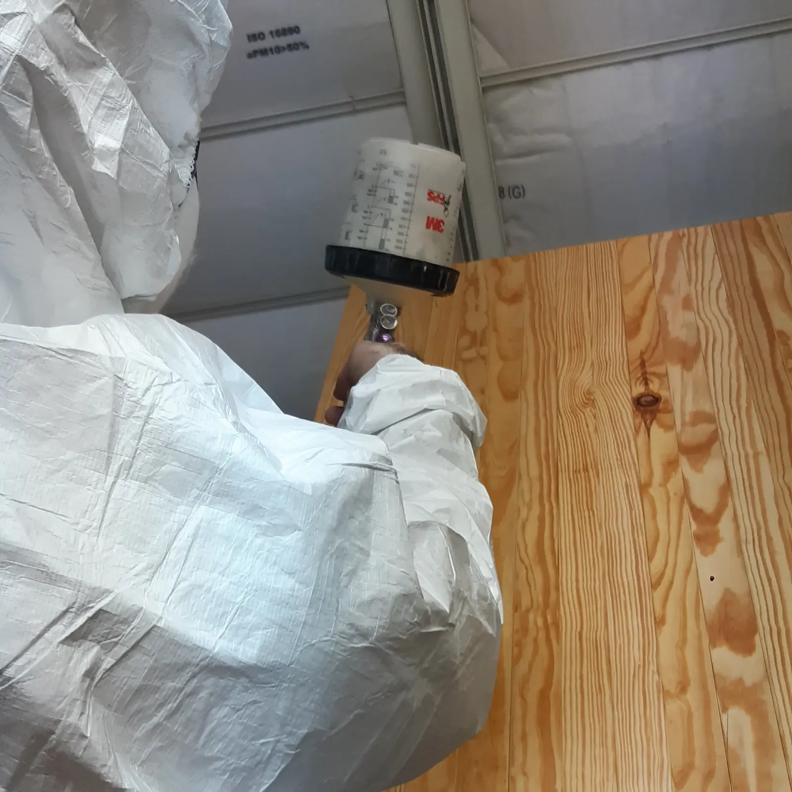 Laquage menuiserie PVC à La Mothe-Achard sur volet extérieur.